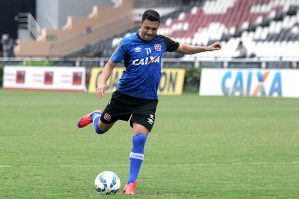 der Lus participou do treinamento desta sexta-feira