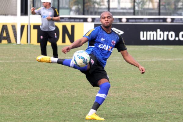Em treino do Vasco: Anderson Salles no fica no clube em 2016