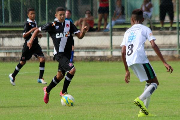 Andr Loiola balanou as redes duas vezes