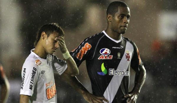 Duelo entre Neymar e Ded agitou Vasco x Santos em 2011