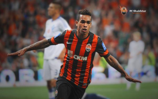 Alex Teixeira hoje atua pelo Shakhtar Donetsk-UCR, mas foi revelado pelo Vasco