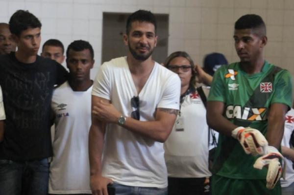 Luan conversou com os jogadores antes da final