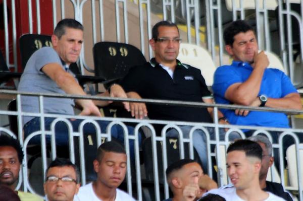 Jorginho, Zinho e Joelton acompanharam a final do Carioca sub-17
