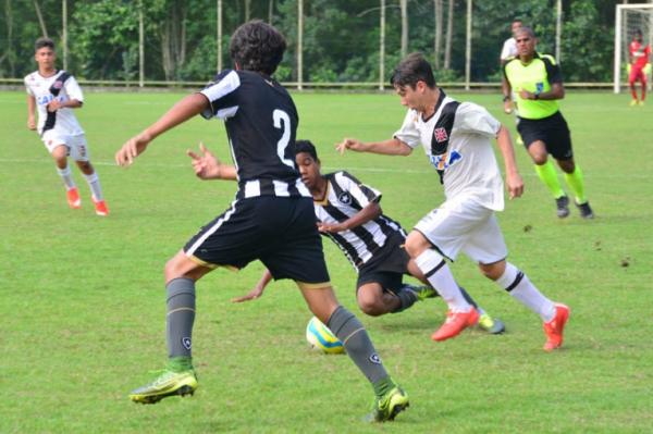 Joo Vicente busca jogada ofensiva para o Gigante