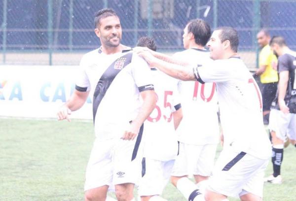 Cruzmaltino resiste  chuva e  presso do So Cristvo para avanar na Taa Rio