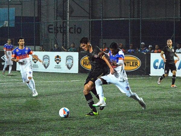 No primeiro confronto entre as equipes, ainda na fase de grupos, ficou tudo igual