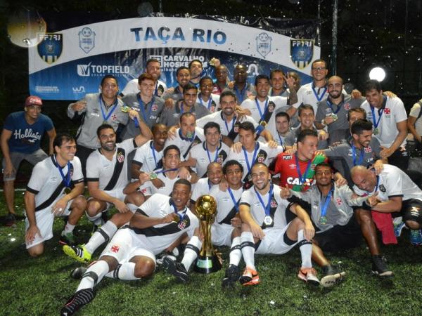 Vasco comemorou muito a vitria sobre o Duque de Caxias