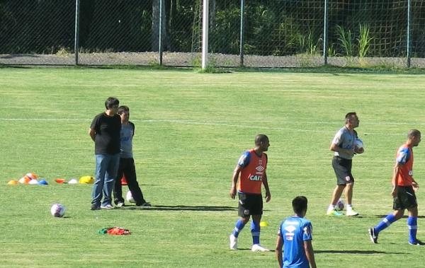 Euriquinho, filho do presidente, fez parte da montagem do elenco em meio a atritos com Angioni