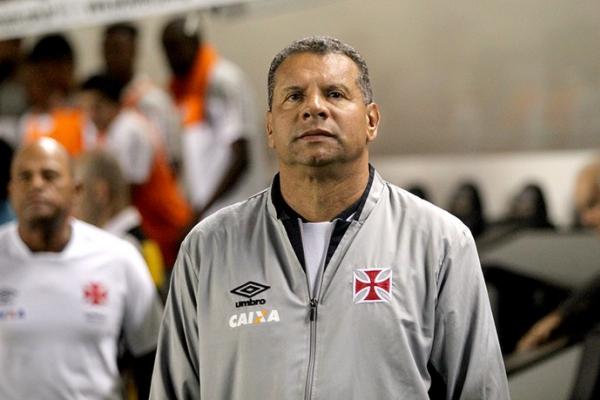 Roth sofreu desgaste com jogadores e resistncia na diretoria de Eurico Miranda