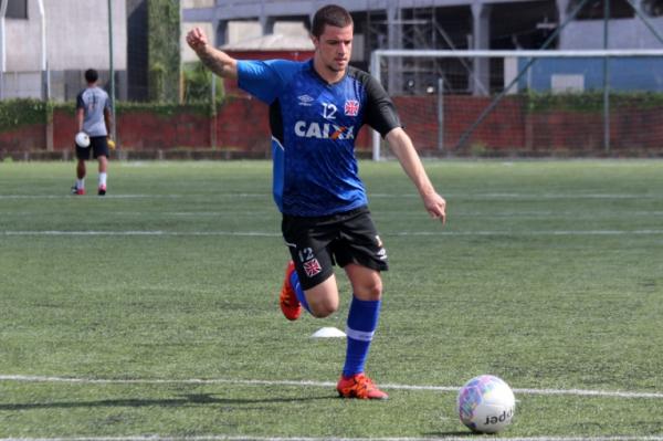 Renato Kayzer treina finalizao no CT do Inter