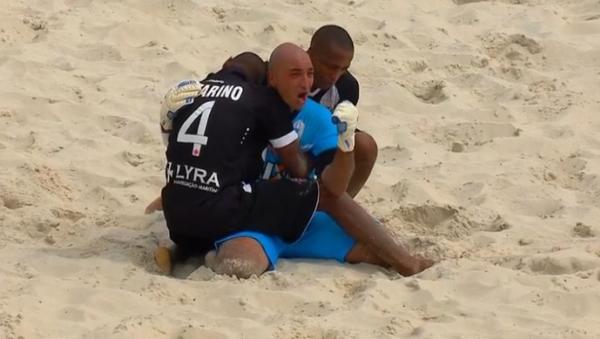 Cesinha comemora gol contra o Corinthians no ltimo minuto da partida