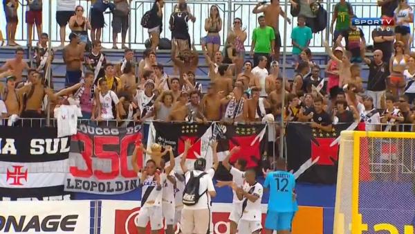 Jogadores comemoram classificao para a final