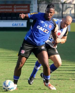 Sem entrar em campo desde setembro, Thalles quer mais chances