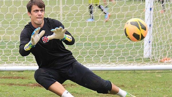 Michel Alves em treino do Vasco em 2013: j se vo dois anos sem atuar numa partida oficial