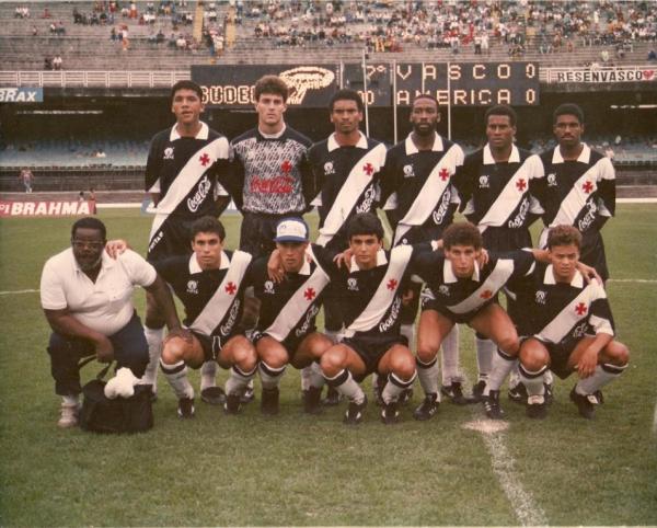 Edil jogou em 92 pelo Vasco da Gama ao lado de Bebeto, Sorato, Bismarck e outros jogadores