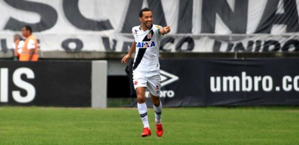 Nen est na mira de clubes brasileiros, mas o Vasco quer mant-lo em 2016
