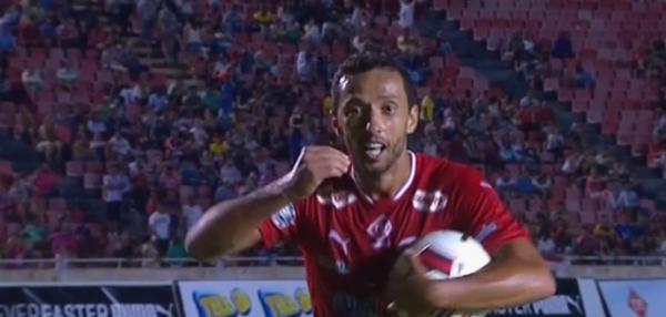 Nen mostrou o faro de artilheiro e fez quatro gols na vitria por 8 a 4