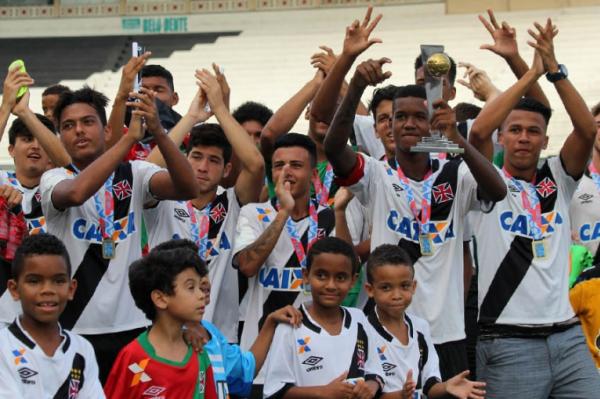 Ao vencer o Flamengo na final, o Vasco se sagrou campeo estadual juvenil aps 15 anos