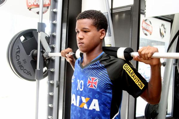 Alan foi o capito do sub-17 campeo estadual