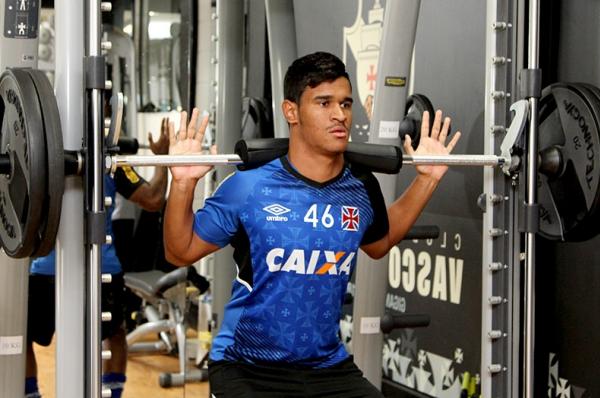 ndio retorna ao profissional aps passagem pelo sub-20