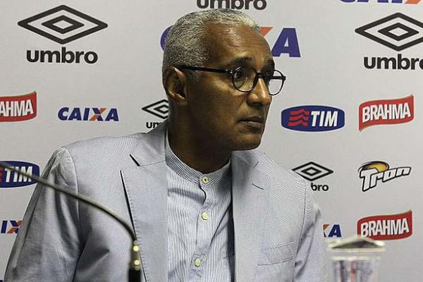  Isaas Tinoco afirma: 'Antes do fim do ano no ser anunciado ningum' 29.12.2015 Isaas Tinoco avisa para torcedores esperarem um pouco para os reforos