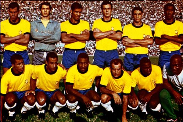 Fontana  o 4 jogador em p da esquerda para a direita