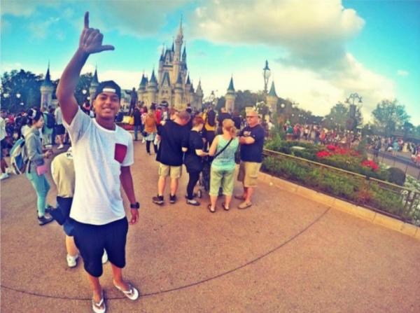 Grande joia da base vascana, Evander passou as frias na Disney, nos Estados Unidos