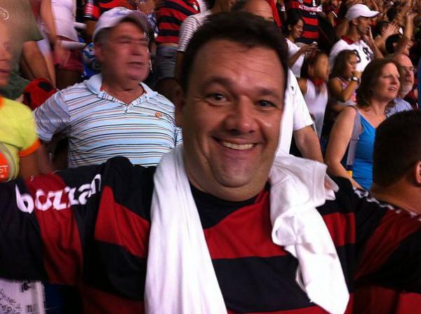 Em outra foto na torcida do Rubro-negro