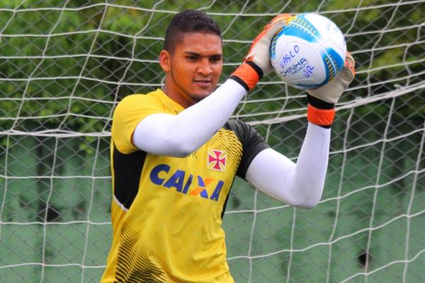 Matheus Cabral substituir o suspenso Joo Pedro