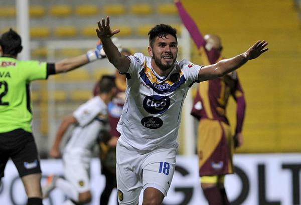 Diretoria garante que no pensou no nome do atacante