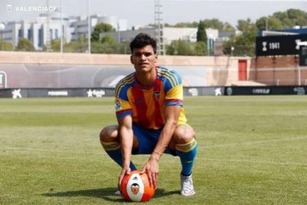 Danilo teve passagem relmpago pelo profissional do Vasco e hoje est no Valencia