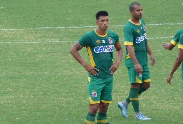 Julio dos Santos durante treino do Vasco nesta sexta-feira