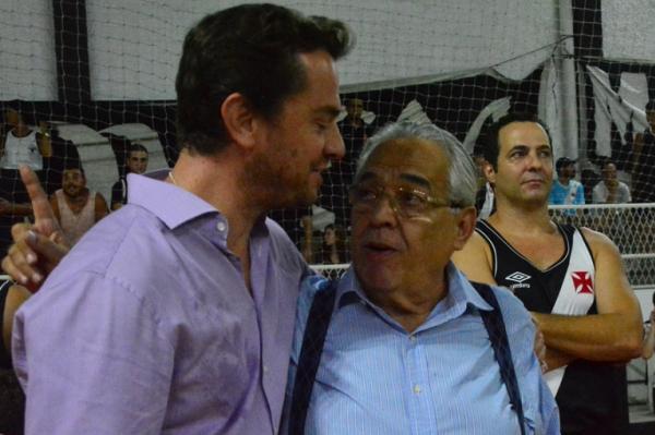 Presidente Eurico Miranda ao lado Arnon de Mello