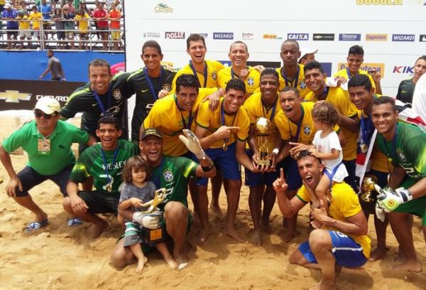 Seleo comemora a conquista do Sul-Americano sobre o Paraguai