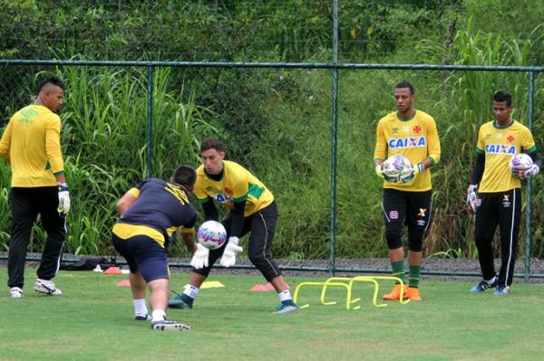 Tepedino comanda treino dos goleiros em Pinheiral