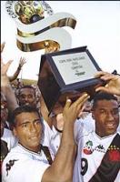 Romário e Viola com a taça