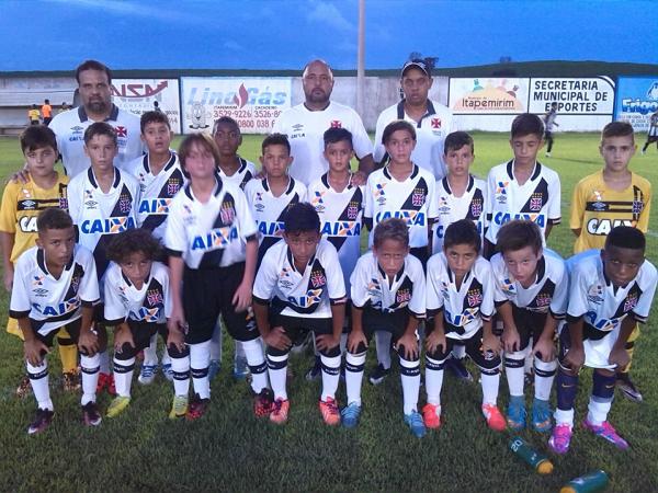 Garotada do sub-11 no tomou conhecimento da equipe do Itapemirim (ES)
