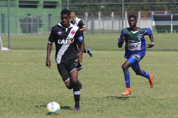Estdio Nivaldo Pereira receber jogos da base vascana em 2016. Sub-15 e sub-17 (foto) atuaram na casa do Artsul durante o ltimo Carioca