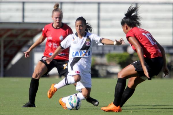 Rafinha infernizou a defesa do Adeco-SP