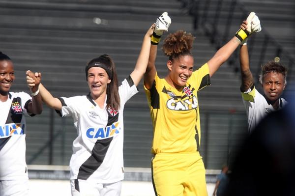 Vascanas festejam empate aps o apito final