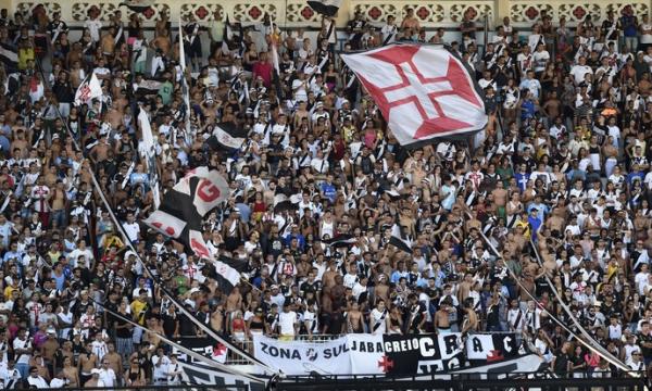 Quase 9 mil vascanos foram a So Janurio no domingo