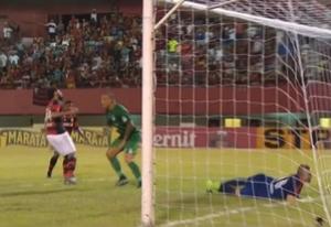 Leandro aproveitou um cruzamento de Thiago Silva e empatou o jogo aos 31 da etapa final