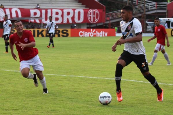 Lucas Barboza tambm deixou sua marca no Giulitte Coutinho