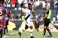 Riascos comemorando seu 1 gol