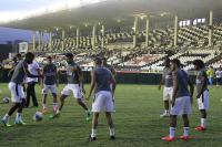 Jogadores no aquecimento