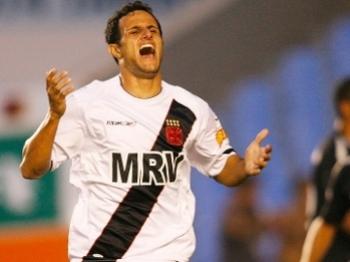 Bruno Meneghel foi promovido por Romrio