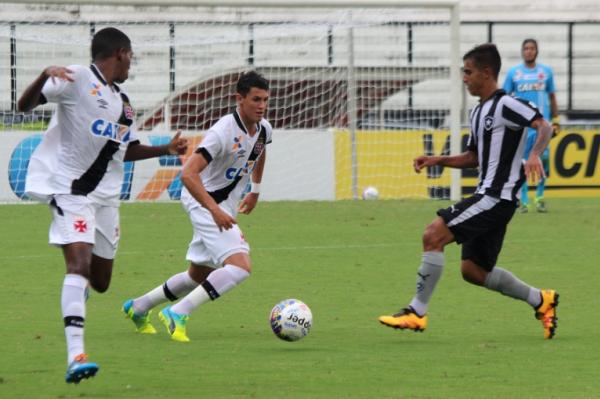 Mateus Vital marcou o gol vascano no clssico