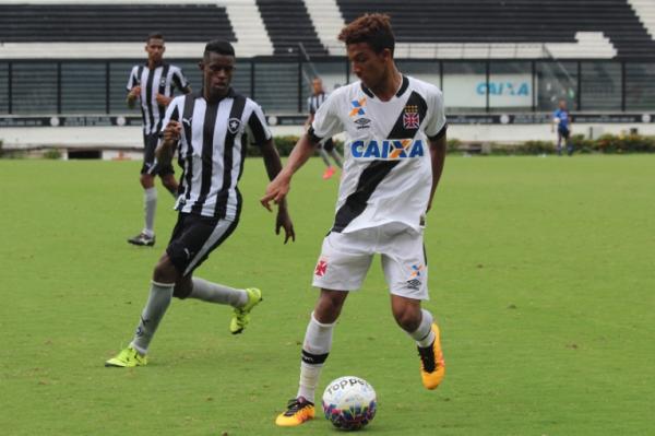 Caio retornou ao time contra o Botafogo