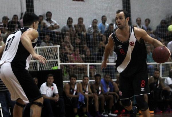 Ala de 29 anos tem passagens por Liga Sorocabana, Bauru, Paulistano e Araraquara