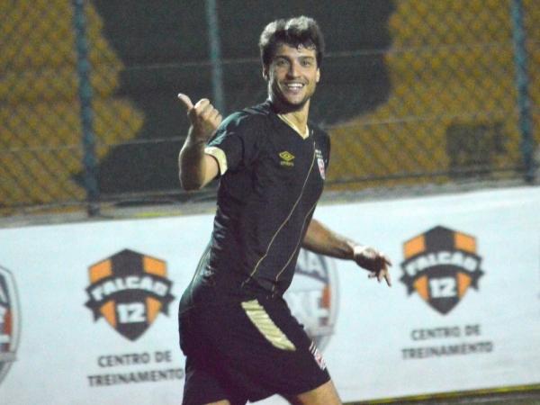 Xereu foi o melhor em campo na vitria sobre o Duque de Caxias